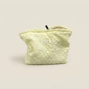 Size chart showing 25x18x5cm dimensions for the textured polyester makeup organizer bag