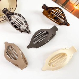 Large Matte Oval Hair Claw Clip Plastic Hollow Shark Hairpin Leopard Print Minimalist Elegant Hair Accessory For Women
