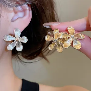 Orecchini A Lobo A Fiore In Metallo Spazzolato Con Perno In Argento Lega Moda Minimalista Gioielli Da Pendolare Quotidiano