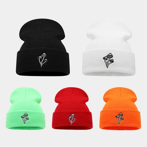 Berretto in Maglia con Ricamo a Fungo per Uomo Donna Invernale Caldo Acrilico Morbido Cappello di Lana con Risvolto Moda Casual