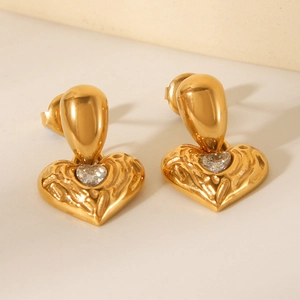 Elegant 18k gold stainless steel heart earrings with sparkling zircon and hammered texture