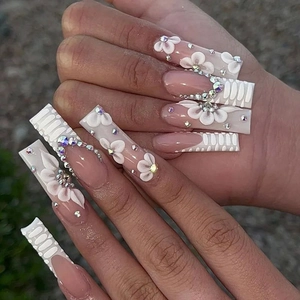 Long Ballet Coffin Press On Nails With 3D White Flower Snake Pattern Rhinestone Pink Gradient Resin Fake Nails For Women