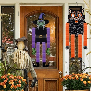 Decorazioni sospese per Halloween con strega e gatto nero in carta a nido d'ape su porta