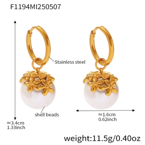 Detailed view of flower earrings with dimensions and weight on a white background