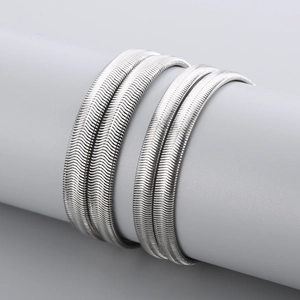 Minimalist silver multi-layer snake bone bracelet made of titanium steel for men