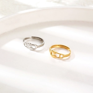 Minimalist paperclip style adjustable rings in gold and silver finish for women