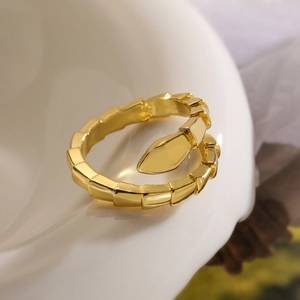Retro 18K gold plated snake-shaped open ring with scale texture for women