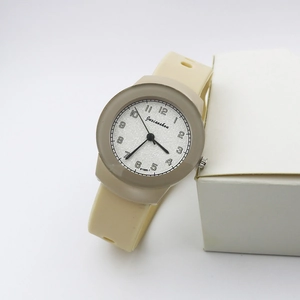 Fashionable beige silicone quartz watch for women with a minimalist round dial and matte finish