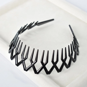 Diadema minimalista de plástico negro con dientes ondulados antideslizantes