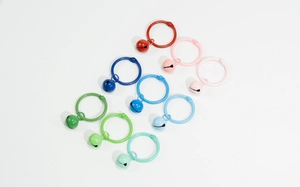 Porte-clés métalliques colorés avec clochettes en grille 3x3 pour accessoires DIY
