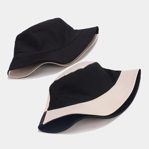 Chapeau bob réversible minimaliste avec coutures contrastées pour le plein air