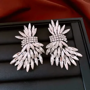Boucles d'oreilles ailes en argent de luxe avec cristaux marquise scintillants