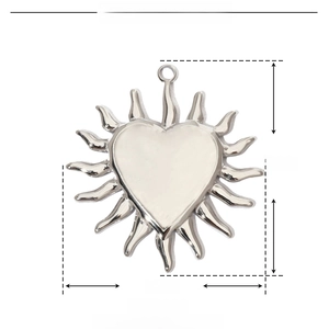 Detailed parameter display showing dimensions 40x35mm for the stainless steel heart pendant