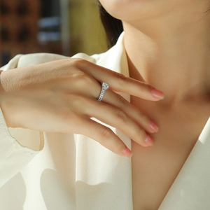 Elegant S925 sterling silver ring with 1 carat moissanite and micro-pave side stones