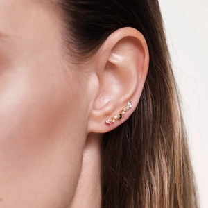 Elegant gold-plated ear crawler with multi-colored cubic zirconia for a trendy look