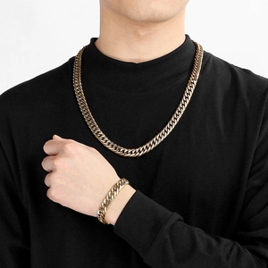 Parure de bijoux pour homme avec collier et bracelet maille gourmette en acier doré
