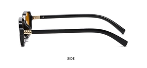 Seitenansicht Detailaufnahme modischer quadratischer Sonnenbrille mit goldenen Nieten.