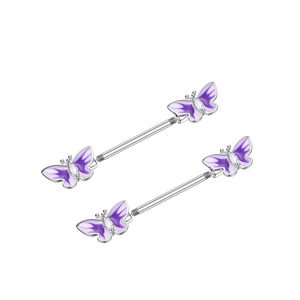 Dettagli macro di piercing ai capezzoli di alta qualità con farfalle viola brillanti