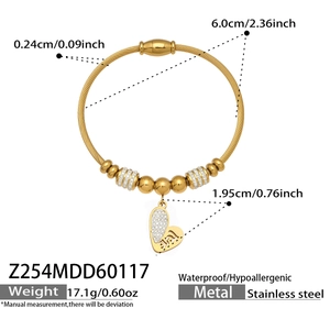 Detailansicht eines Goldkabel-Armbands mit herzförmigem LOVE-Anhänger und Maßangaben in der Grafik