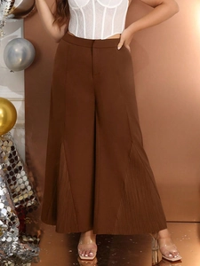 Damenhose mit hoher Taille und weitem Bein in Dunkelbraun mit eleganten Falten am Saum