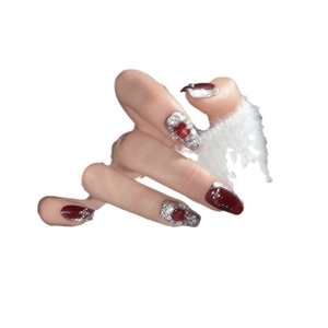 Uñas postizas hechas a mano ojo de gato rojo estilo Buccellati cortas y chic