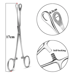 Dettaglio della pinza per piercing in acciaio da 17cm con sistema autobloccante di precisione