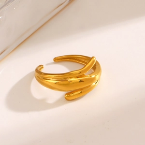 Anello aperto minimalista in acciaio inossidabile dorato con design incrociato