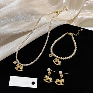 Elegant Beaded Artificial Pearl Necklace For Women With Copper Rocking Horse Pendant And Zircon Round Charm Light Luxury Jewelry