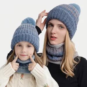 Cappello E Scaldacollo In Maglia Invernale A Righe Foderato In Pile Berretto Caldo Con Pompon In Pelliccia