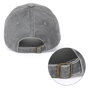 Vintage gewassen grijze baseballpet met een verstelbaar messingkleurig metalen gespdetail