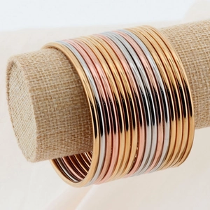 Minimalist 18k gold plated 3mm stainless steel bangles in gold, rose gold and silver