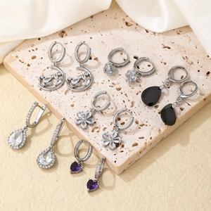 Boucles D Oreilles Pendantes En Cuivre Avec Forme De Coeur Fleur Lune Zircon Cubique Strass Bijoux Élégants Pour Femmes