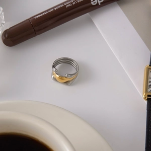 Minimalist three-layer open ring with 18K gold and silver two-tone hammered finish