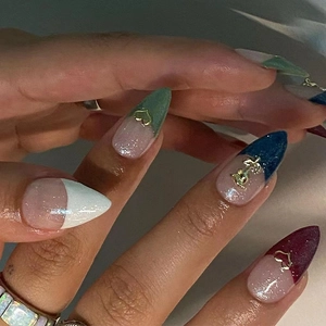 Faux Ongles Press On Forme Amande Style Français Décoration Coeur Rose Métal 3D Résine Faux Ongles Longs Pour Femmes