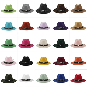 Collezione di cappelli fedora in lana con accessorio testa di toro in 25 colori diversi