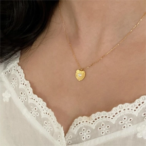 Elegant 925 sterling silver gold heart necklace with sunburst texture and zircon stone