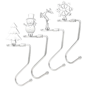 Set di 4 ganci natalizi in metallo argento a forma di fiocco di neve, albero, alce e pupazzo di neve