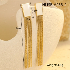 Detailed size chart for geometric tassel earrings with 8cm length and 4.5g weight info