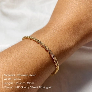 Damen-Armband aus vergoldetem 4mm Edelstahl mit gedrehtem Seildesign am Handgelenk