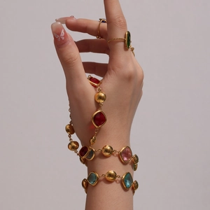 Luxurious 18K gold-plated stainless steel bracelet with sparkling Czech glass stones