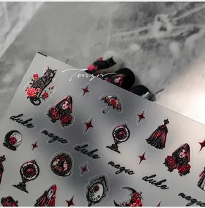 Stickers ongles 3D gothiques avec chats noirs et roses sur fond de texture marbre