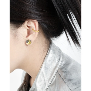 S925 sterling silver geometric lava texture earrings and golden ear cuff on model
