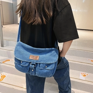 Borsa a tracolla in denim retrò con tasche multiple e logo in pelle stile vintage