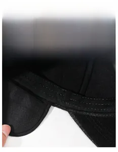 Dettaglio della fascia antisudore allargata all'interno del cappello da uomo
