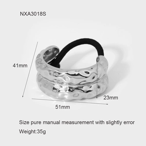 Detailed view of silver textured ponytail cuff with size dimensions for model NXA3018S