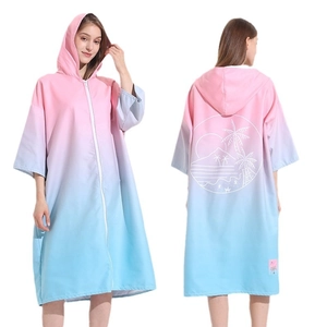 Quick-dry hooded beach poncho with zipper and pink-blue gradient palm tree print