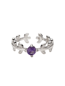 Detail of S925 sterling silver ring with natural amethyst and leaf design