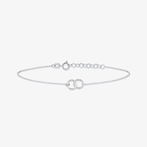 Detail of S925 sterling silver bracelet featuring interlocking smooth and twisted rings