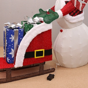 Bonhomme de neige de Noël lumineux avec traîneau rouge et boîtes cadeaux grande décoration