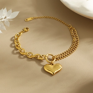 Gold vintage heart pendant bracelet with asymmetric thick and double thin chain design